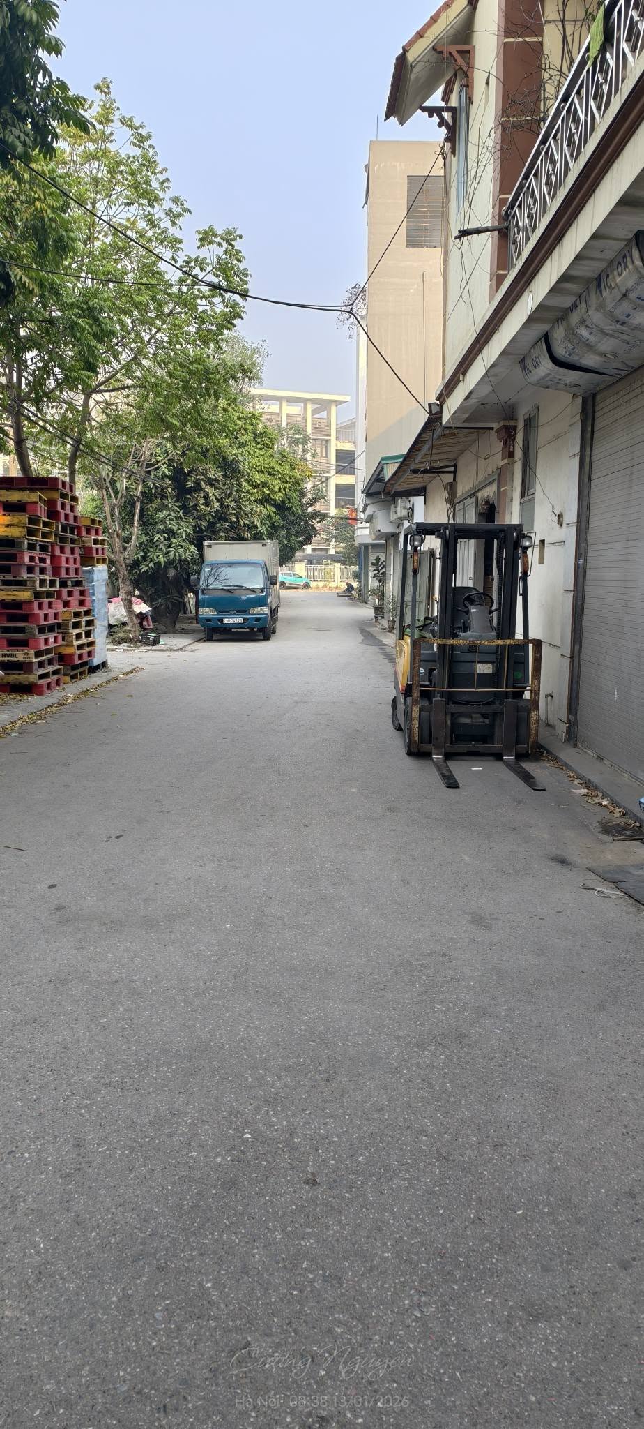 Đông Hội Đông Anh.Nhà 3 tầng mới xây. Đường xe tải  _ Nhà đẹp mới xây dân xây chắc chắn. Hàng xóm Vin Cổ Loa